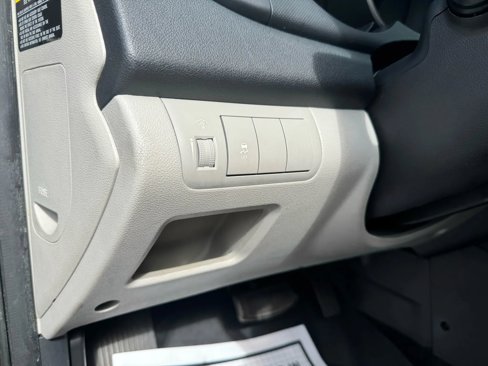 Used 2010 Kia Forte EX image 17
