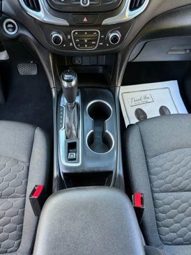 Used 2018 Chevrolet Equinox LT w/ Sun & Infotainment Package image 30