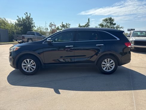 Used 2017 Kia Sorento LX w/ LX V6 Convenience Package image 2