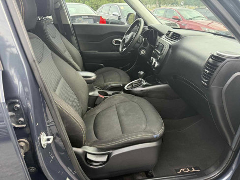 Used 2016 Kia Soul + image 17
