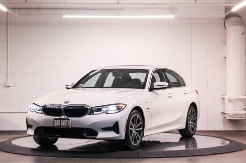 Certified 2022 BMW 330e w/ Convenience Package image 3