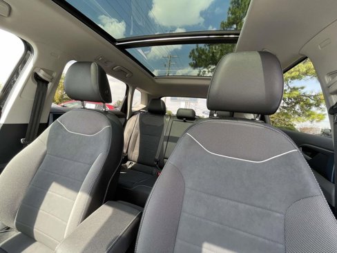 Used 2024 Volkswagen Taos SE image 32
