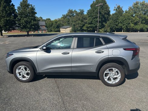 Used 2024 Chevrolet Trax LS w/ LS Convenience Package image 8