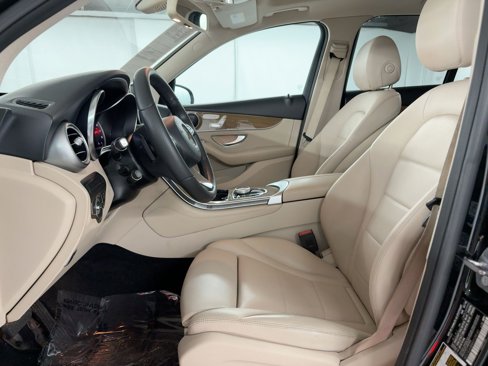 Used 2019 Mercedes-Benz GLC 300 image 23