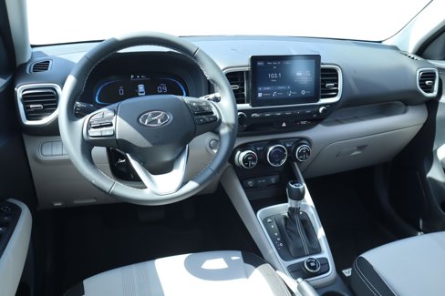 New 2025 Hyundai Venue SEL image 10