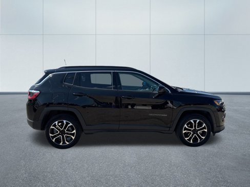 Certified 2022 Jeep Compass Limited image 8