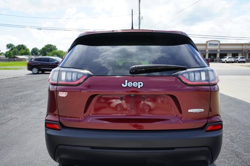 Used 2019 Jeep Cherokee Latitude w/ Popular Appearance Group image 4