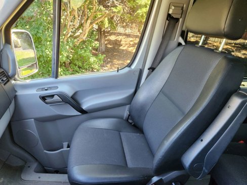 Used 2018 Mercedes-Benz Sprinter 2500 image 25