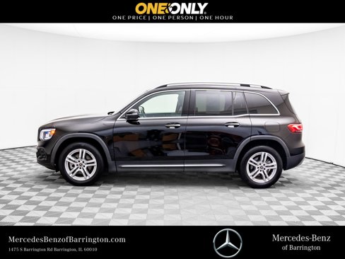 Used 2023 Mercedes-Benz GLB 250 4MATIC w/ Premium Package image 2