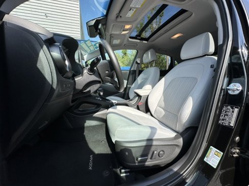 Used 2023 Hyundai Kona SEL w/ Convenience Package image 13