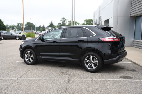 Used 2023 Ford Edge SEL w/ Convenience Package image 3