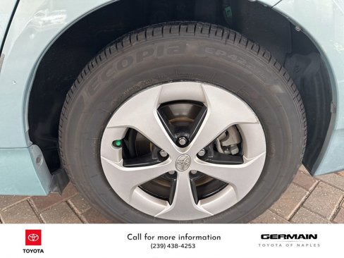 Certified 2015 Toyota Prius Three image 9