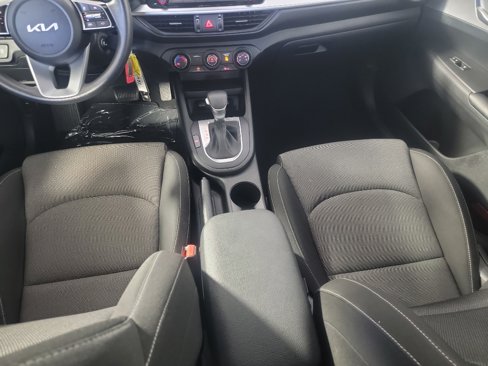 Certified 2022 Kia Forte LXS w/ LXS Technology Package image 23