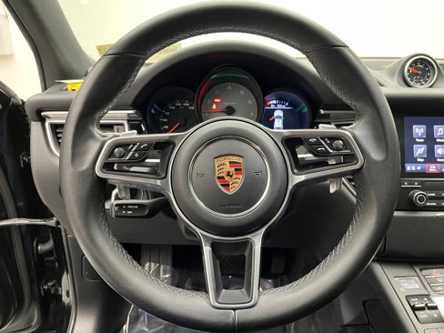 Used 2018 Porsche Macan S image 12