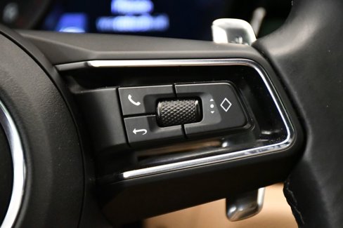 Used 2023 Porsche Macan Turbo image 29