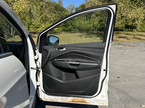 Used 2018 Ford Escape Titanium w/ Ford Safe & Smart Package image 37