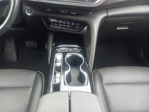 Used 2023 Buick Envision Essence image 22