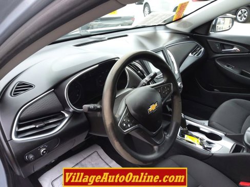 Used 2018 Chevrolet Malibu LT image 18