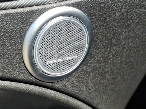 Used 2022 Alfa Romeo Stelvio Veloce image 16