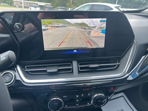 New 2025 Chevrolet Trax ACTIV w/ Sunroof Package image 15