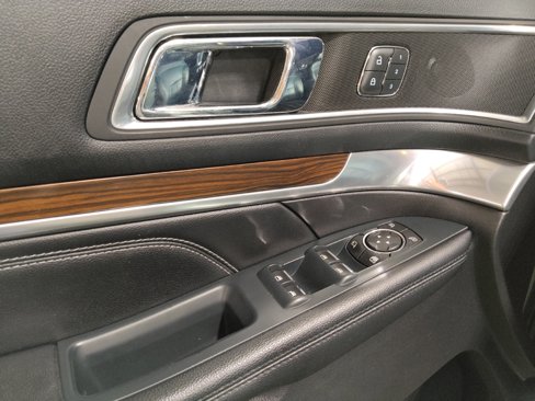 Used 2016 Ford Explorer Limited image 27