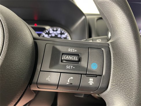 Used 2024 Nissan Rogue SV image 11