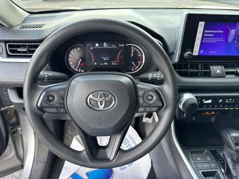 Used 2023 Toyota RAV4 LE image 19