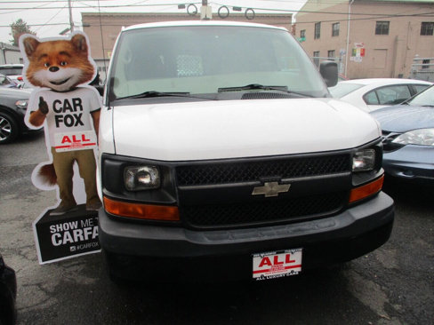 Used 2011 Chevrolet Express 2500 image 3