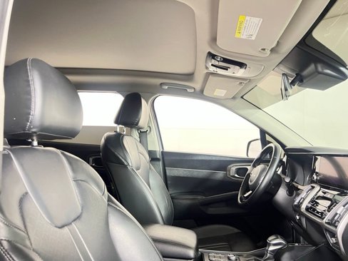 Used 2022 Kia Sorento S w/ Panoramic Sunroof Package image 13