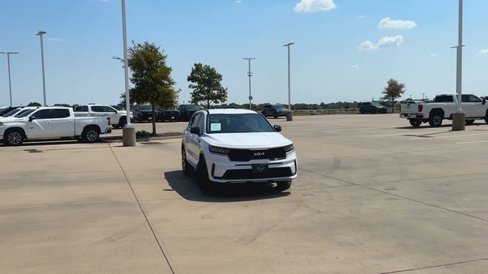 Used 2023 Kia Sorento S image 4