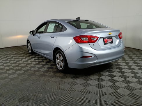 Used 2017 Chevrolet Cruze LS image 5