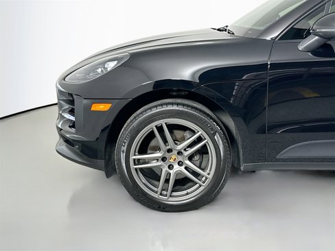 Certified 2020 Porsche Macan image 11