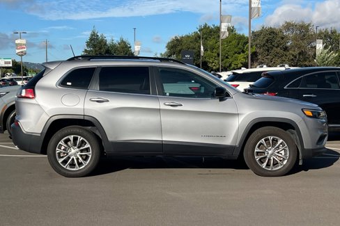 Used 2022 Jeep Cherokee Latitude Lux image 3