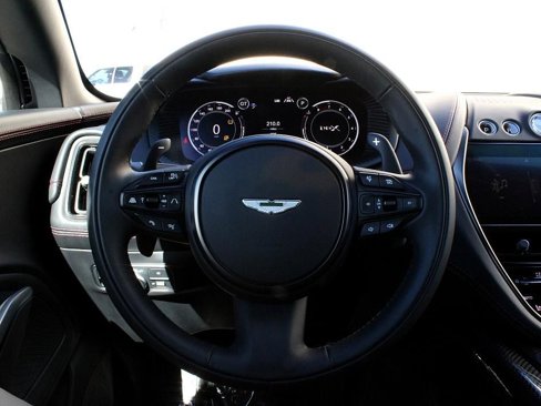 Used 2024 Aston Martin DBX 707 image 23