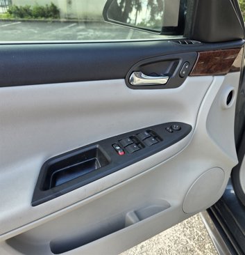 Used 2011 Chevrolet Impala LS image 13