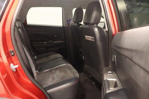 Used 2018 Mitsubishi Outlander Sport SE image 16