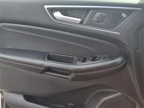Used 2022 Ford Edge Titanium image 19