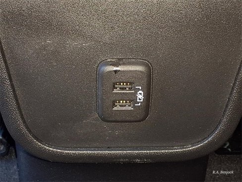 Used 2023 Chevrolet Equinox LT image 23