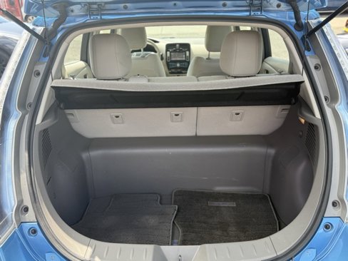 Used 2011 Nissan Leaf SL image 19