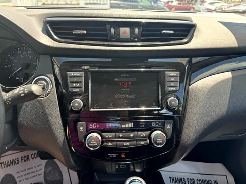 Used 2021 Nissan Rogue Sport SV image 27