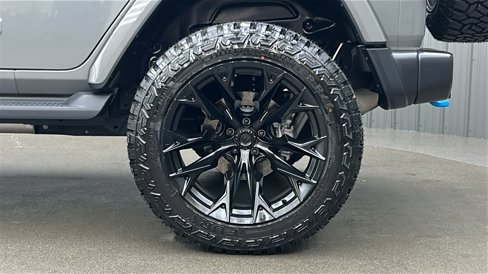 Used 2023 Jeep Wrangler Unlimited Sahara w/ Cold Weather Group image 12