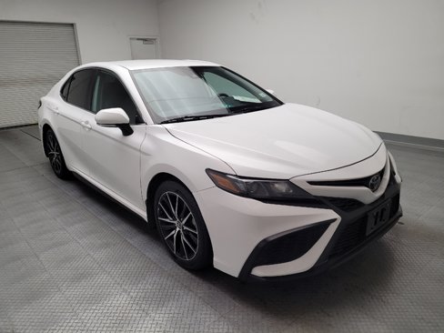 Used 2022 Toyota Camry SE image 13