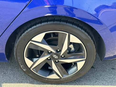 Used 2022 Hyundai Elantra Limited w/ Cargo Package image 21