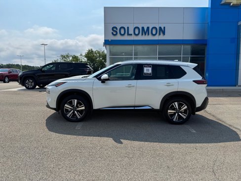 Used 2023 Nissan Rogue SL w/ SL Premium Package image 2