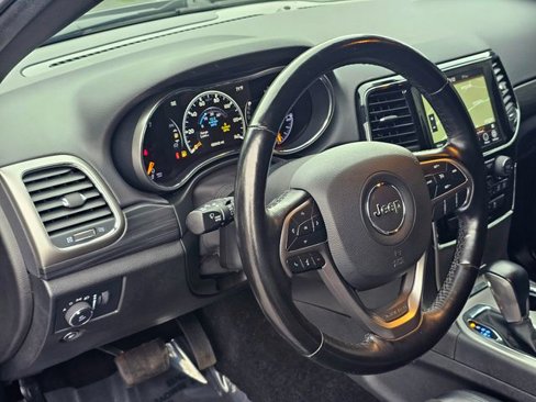 Used 2021 Jeep Grand Cherokee Laredo X image 16