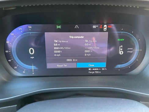 Certified 2024 Volvo C40 Recharge Core w/ Climate Package image 25