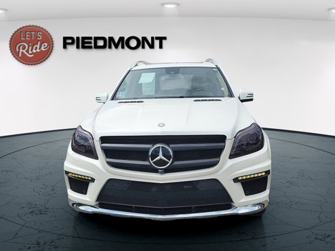 Used 2015 Mercedes-Benz GL 550 4MATIC image 3