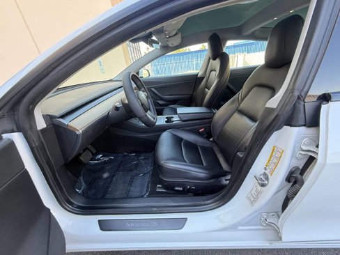 Used 2021 Tesla Model 3 Standard Range Plus image 18