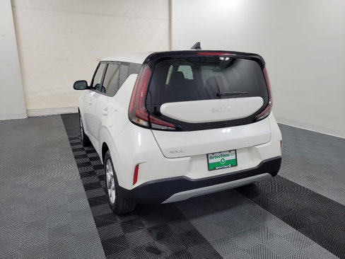 Used 2023 Kia Soul LX w/ LX Technology Package image 5