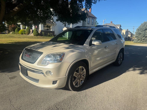 Used 2011 GMC Acadia Denali image 4